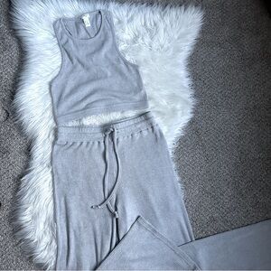 Forever 21 Gray Ribbed Pajama Set Pants & Top Relaxed Fit Size M